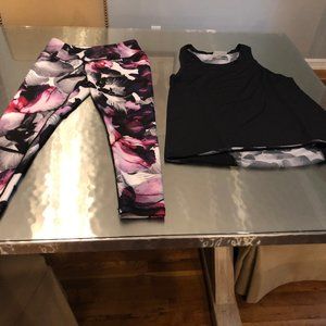 EUC Carrie Underwood Workout Outfit Size Small